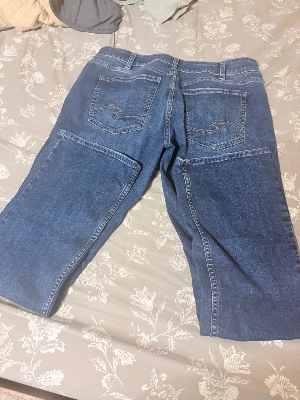 Silver Brand Jeans - Picture 4 of 6
